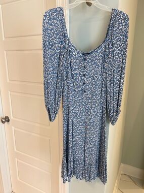 Blue Floral Long Sleeve Dress with Scoop Neck